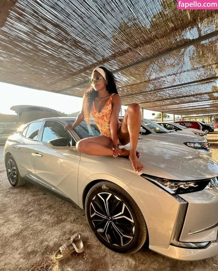 Nia Correia OT Onlyfans Photo Gallery 