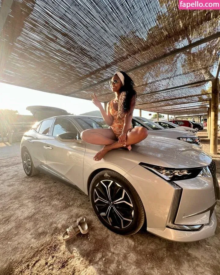 Nia Correia OT Onlyfans Photo Gallery 