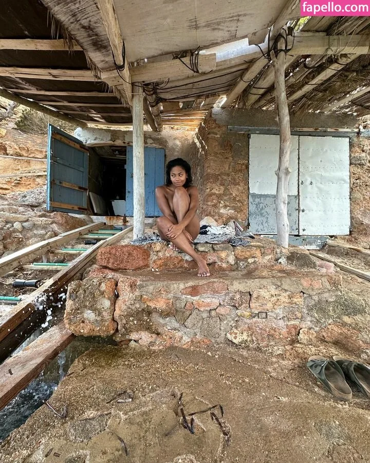 Nia Correia OT Onlyfans Photo Gallery 