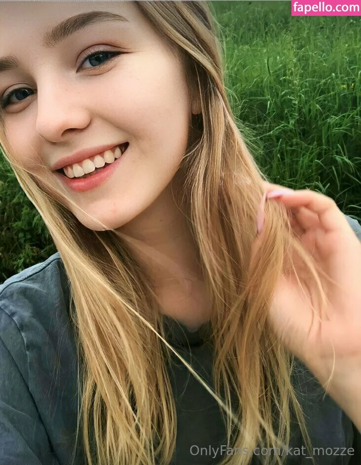 kat_mozze Onlyfans Photo Gallery 