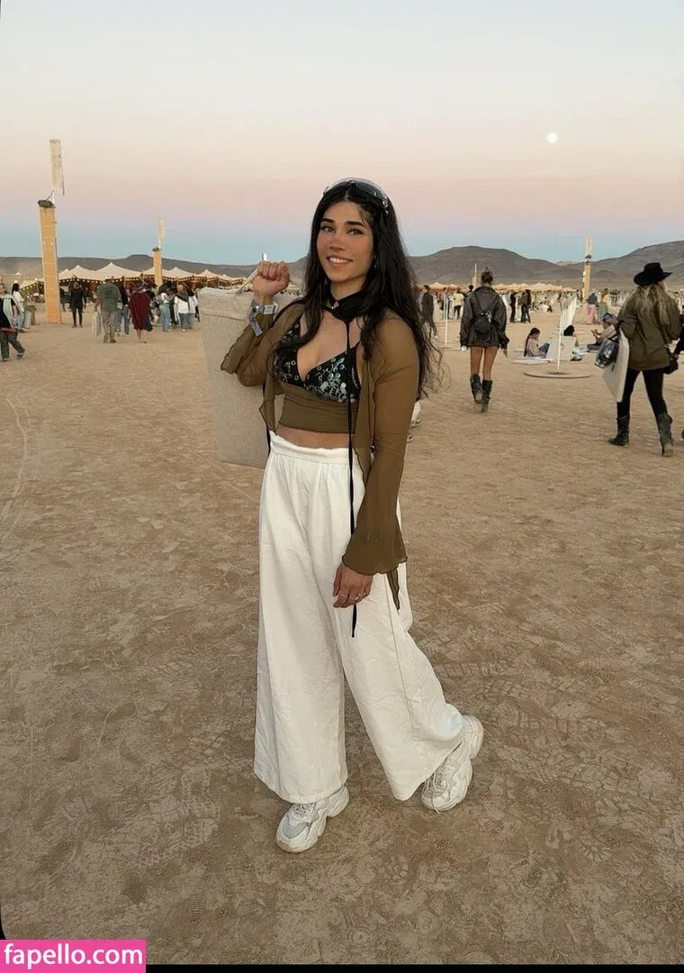 Naila Iqbal Onlyfans Photo Gallery 