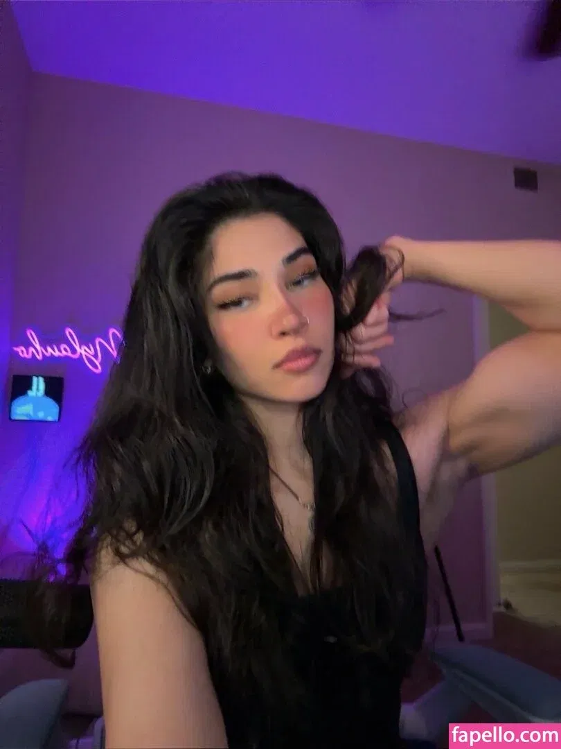 Naila Iqbal Onlyfans Photo Gallery 