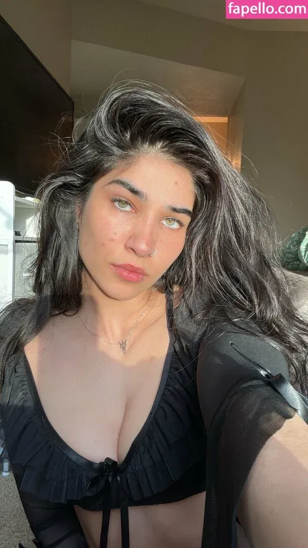 Naila Iqbal Onlyfans Photo Gallery 