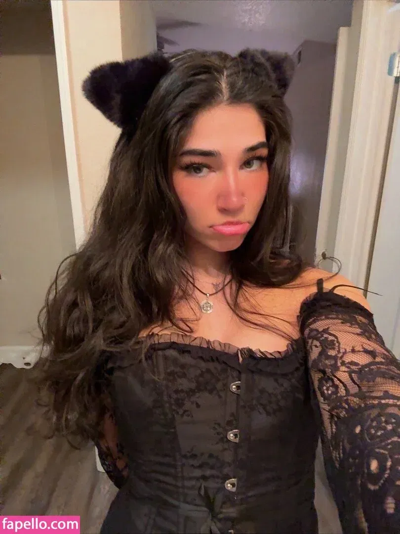 Naila Iqbal Onlyfans Photo Gallery 