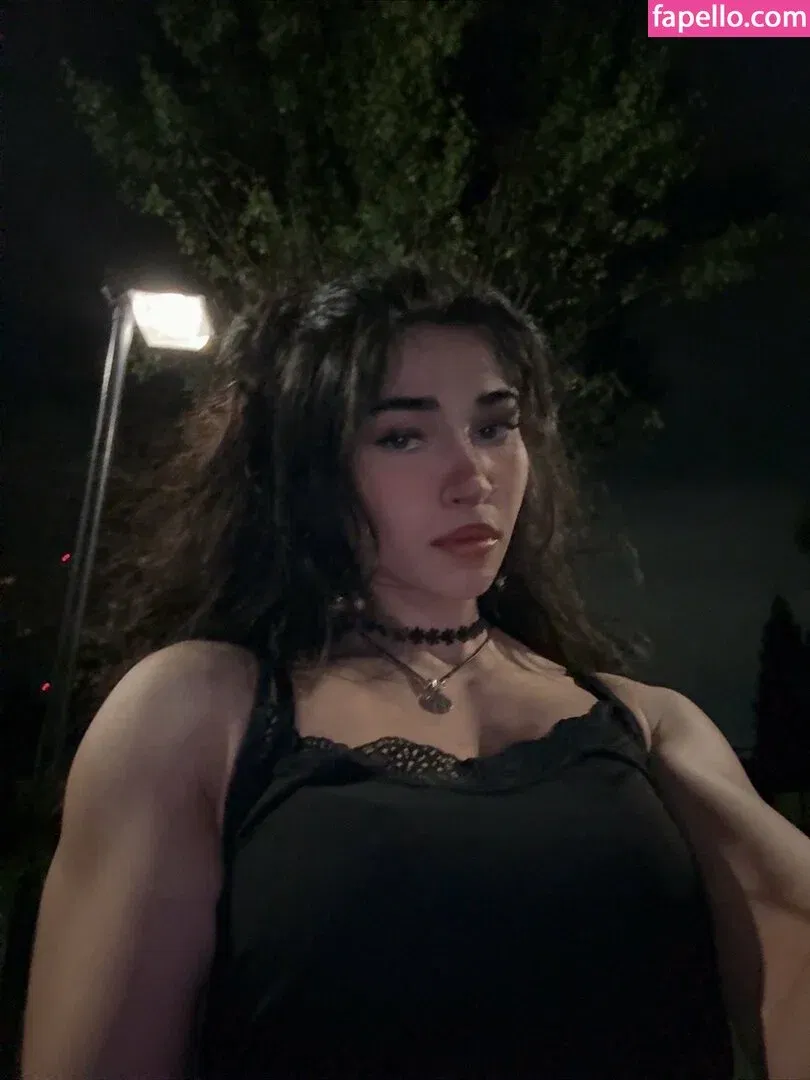 Naila Iqbal Onlyfans Photo Gallery 