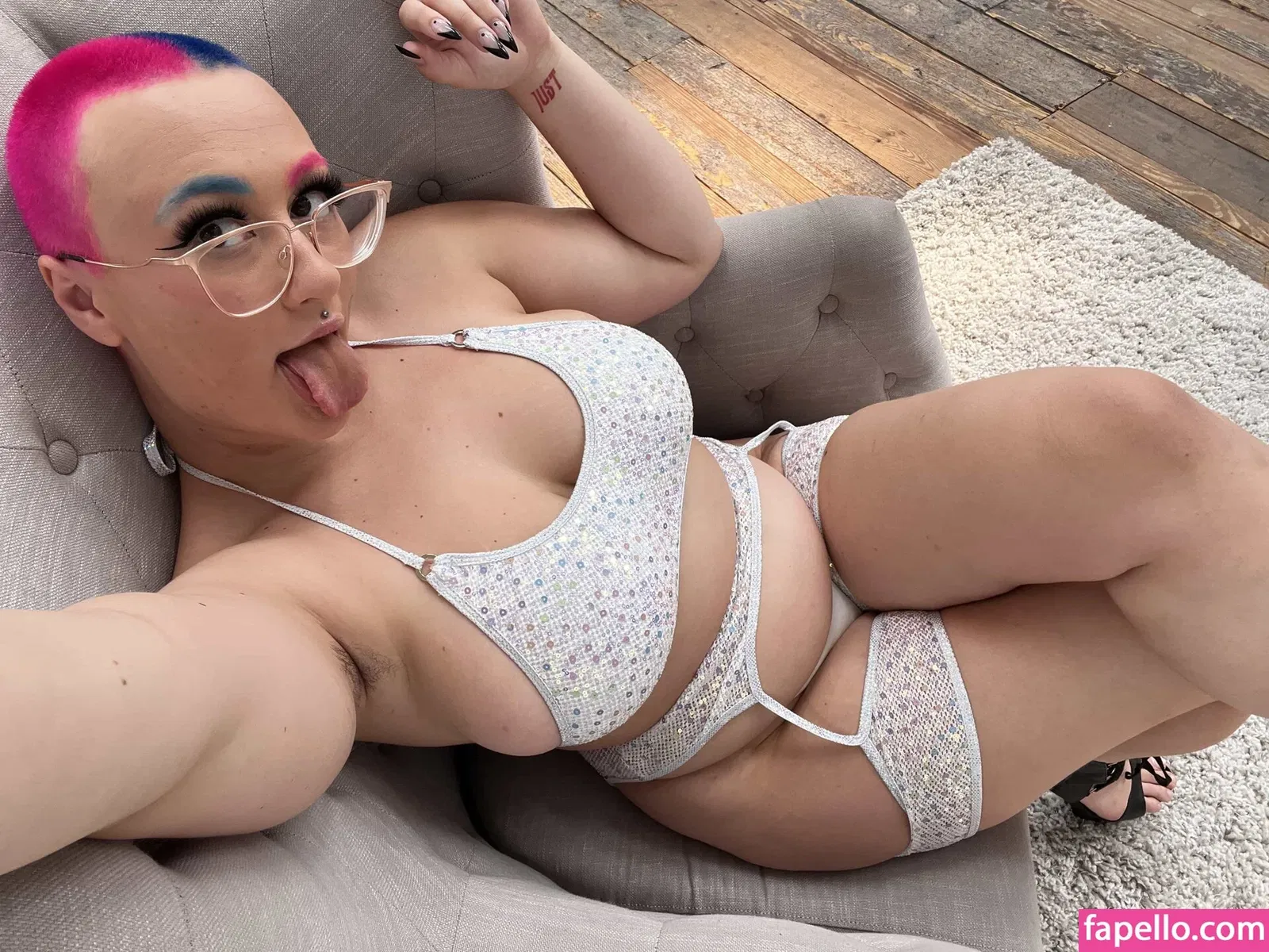 switchykittee Onlyfans Photo Gallery 