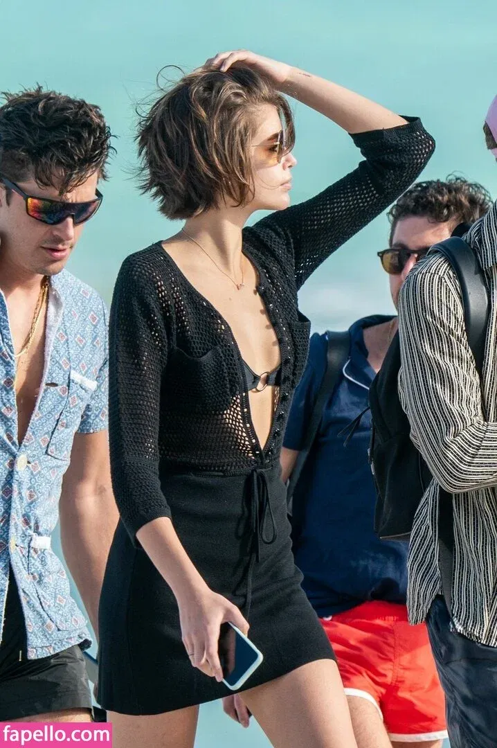 Özgü Kaya Onlyfans Photo Gallery 