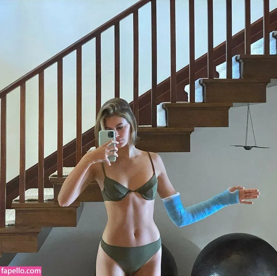 Özgü Kaya Onlyfans Photo Gallery 