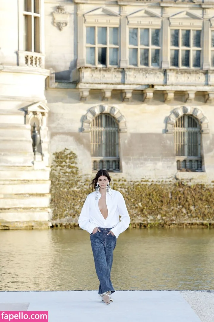 Özgü Kaya Onlyfans Photo Gallery 