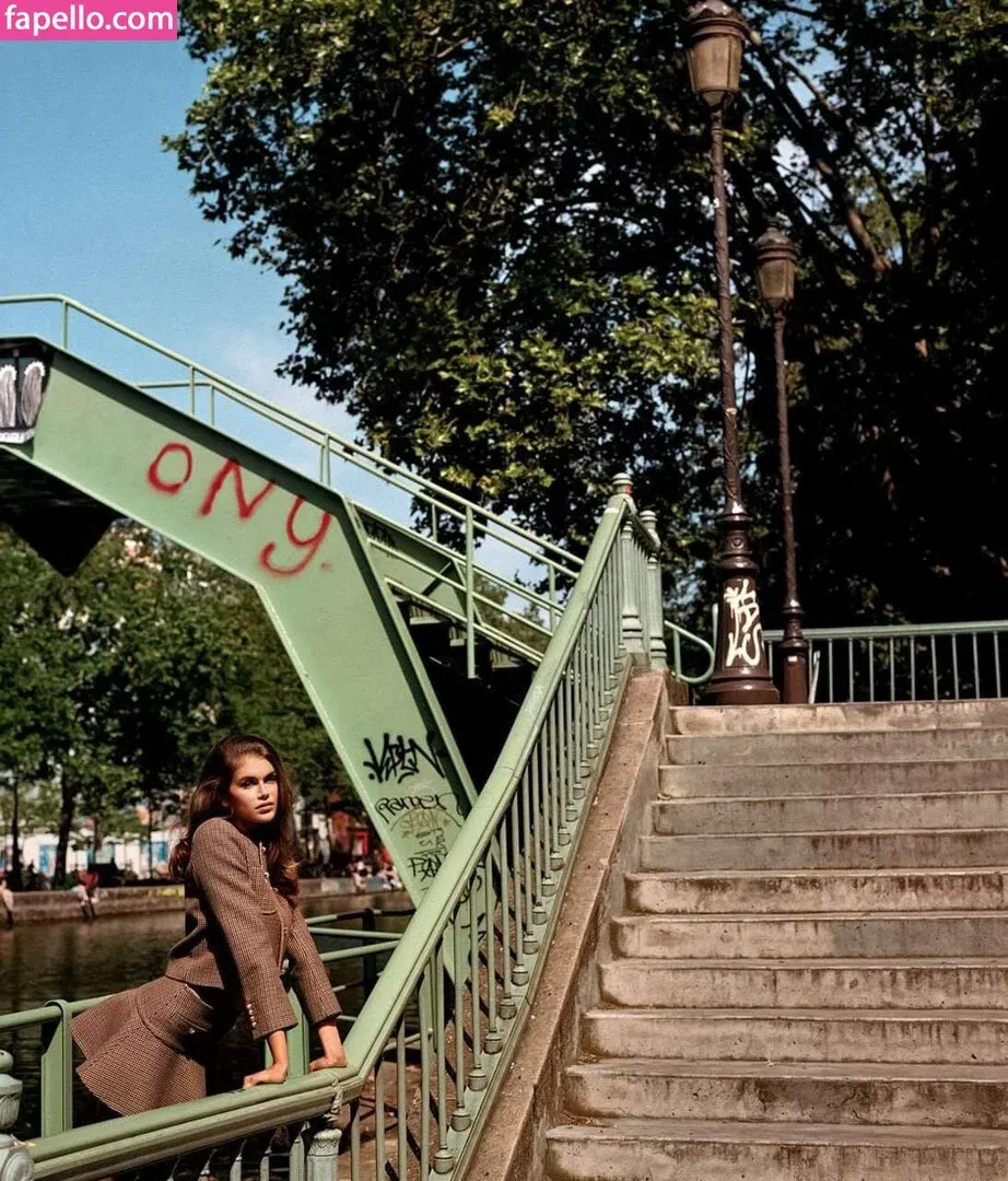 Özgü Kaya Onlyfans Photo Gallery 