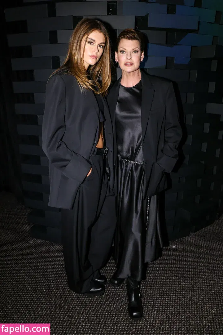 Özgü Kaya Onlyfans Photo Gallery 