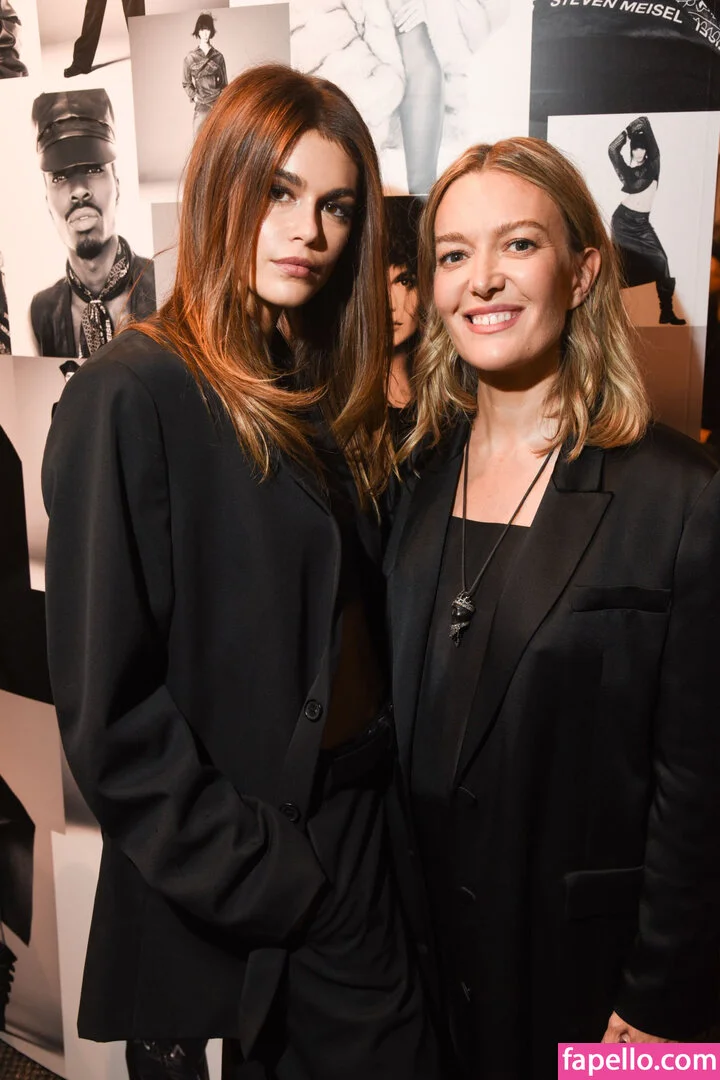 Özgü Kaya Onlyfans Photo Gallery 