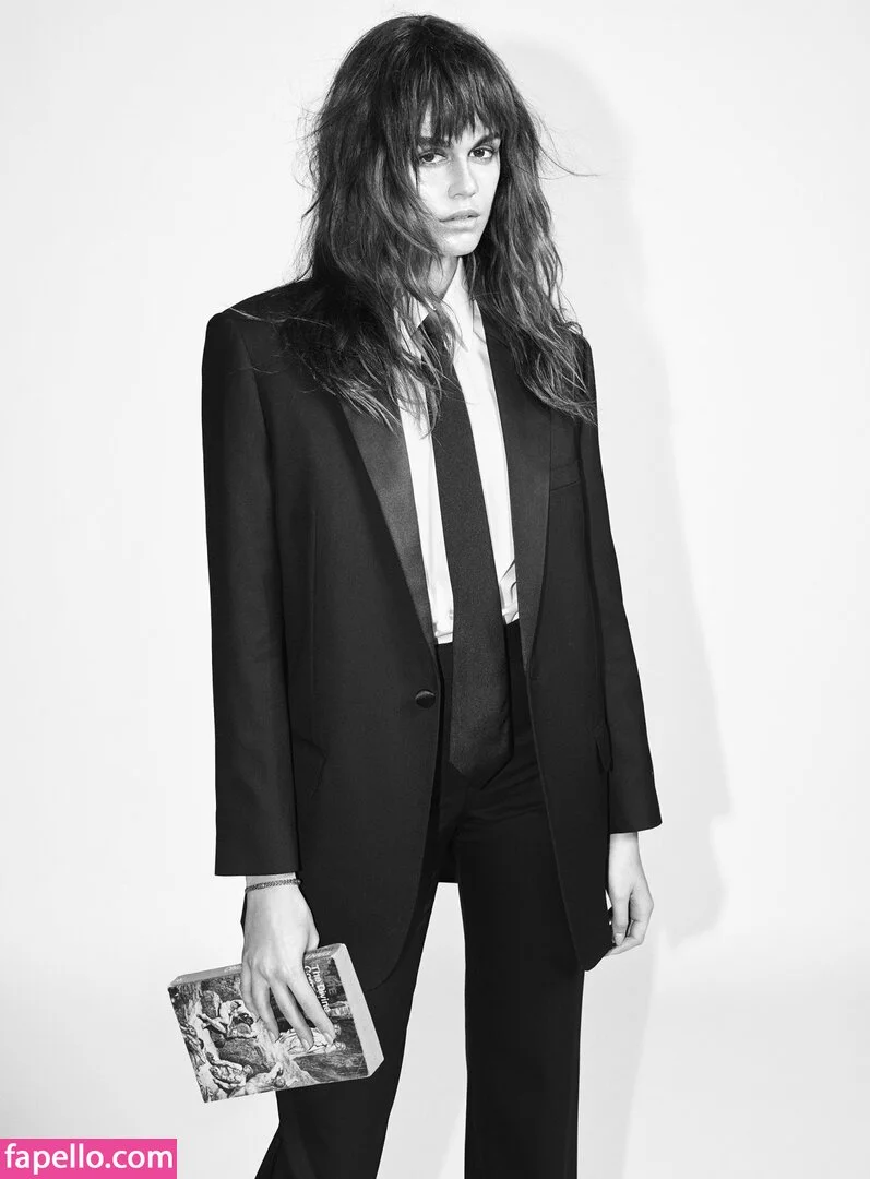 Özgü Kaya Onlyfans Photo Gallery 