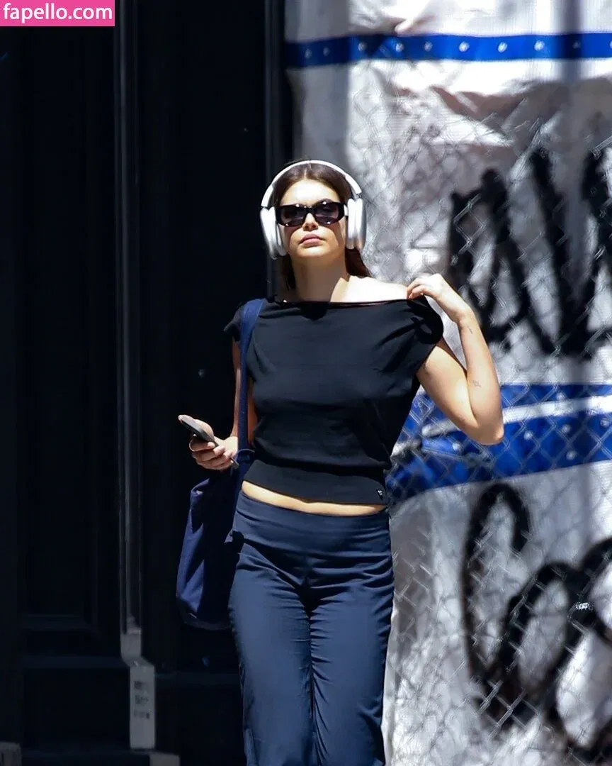 Özgü Kaya Onlyfans Photo Gallery 