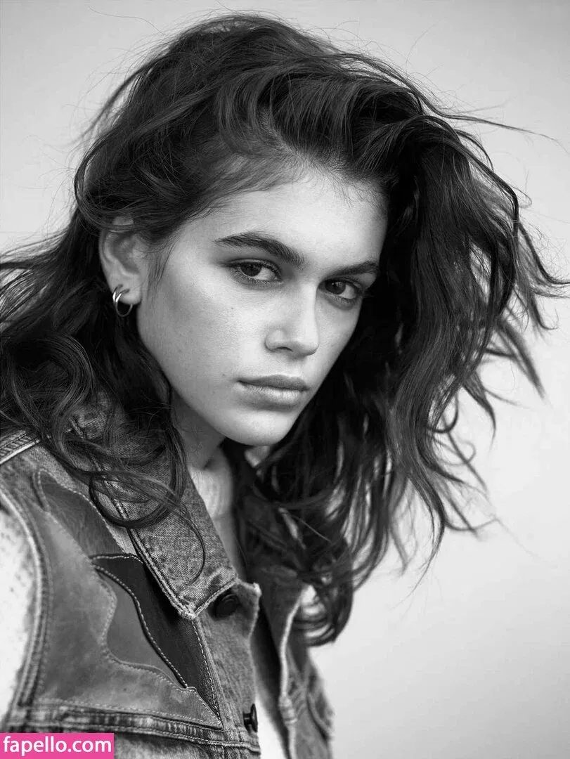 Özgü Kaya Onlyfans Photo Gallery 