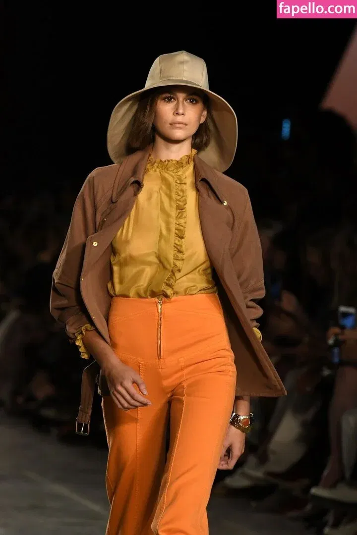 Özgü Kaya Onlyfans Photo Gallery 