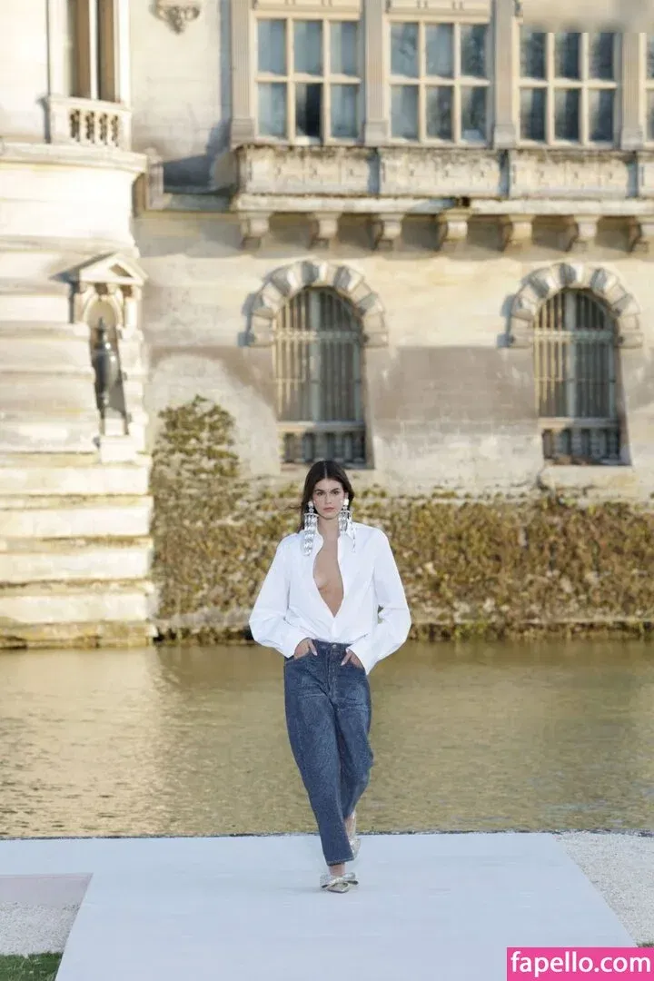 Özgü Kaya Onlyfans Photo Gallery 