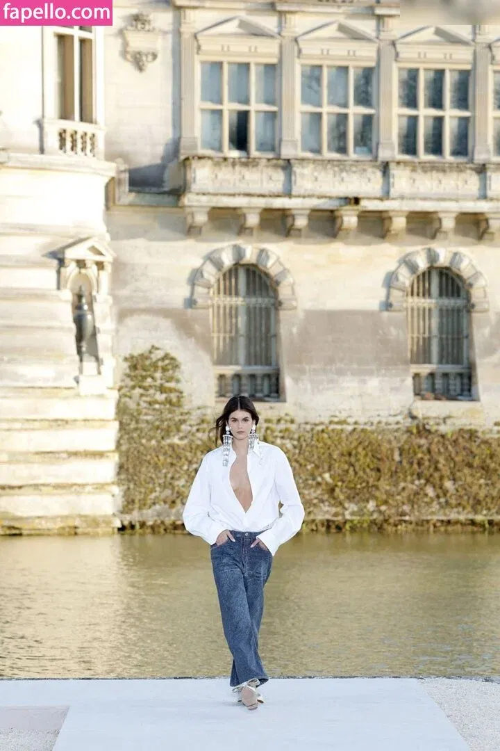 Özgü Kaya Onlyfans Photo Gallery 