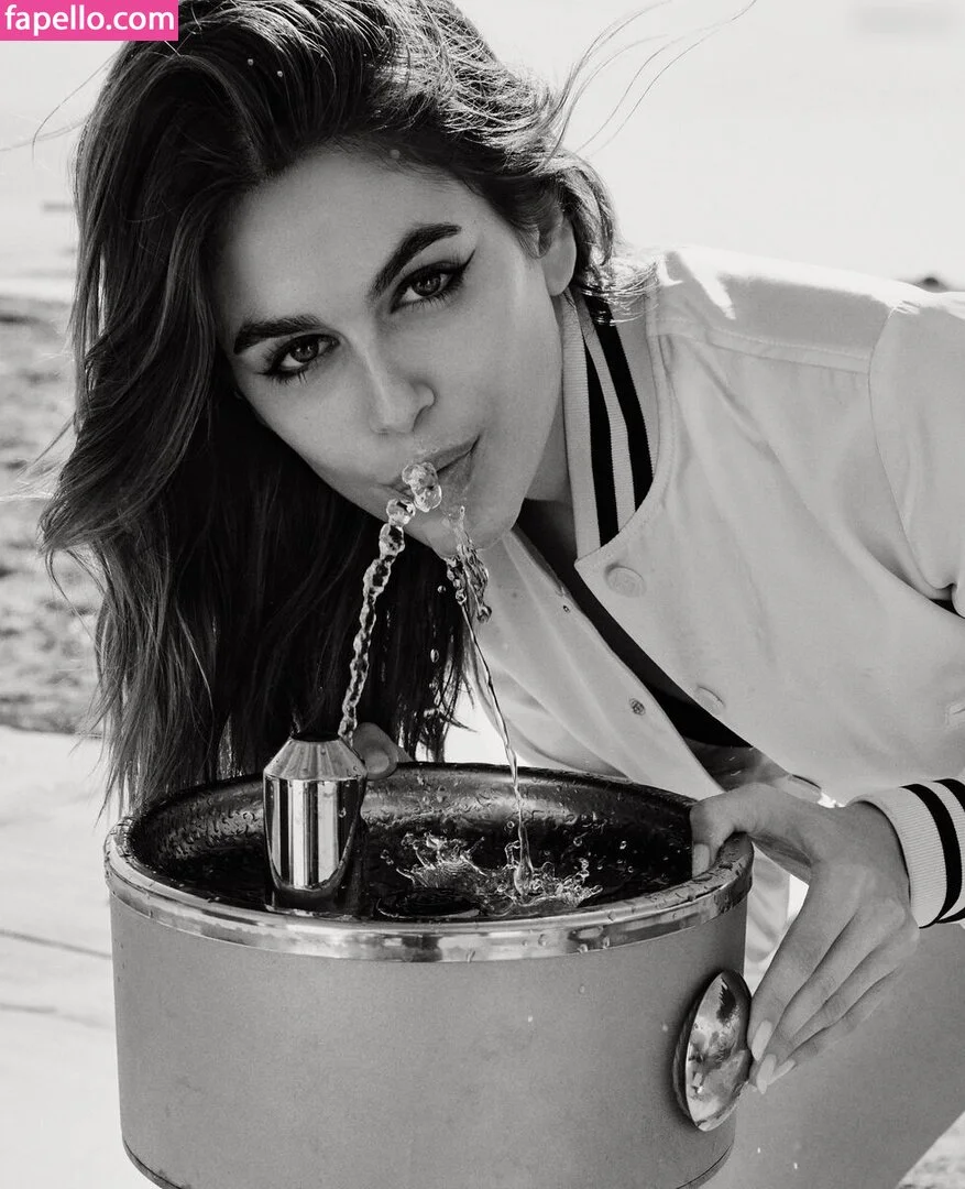 Özgü Kaya Onlyfans Photo Gallery 