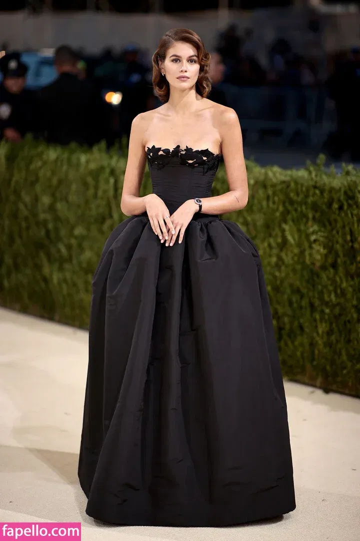 Özgü Kaya Onlyfans Photo Gallery 