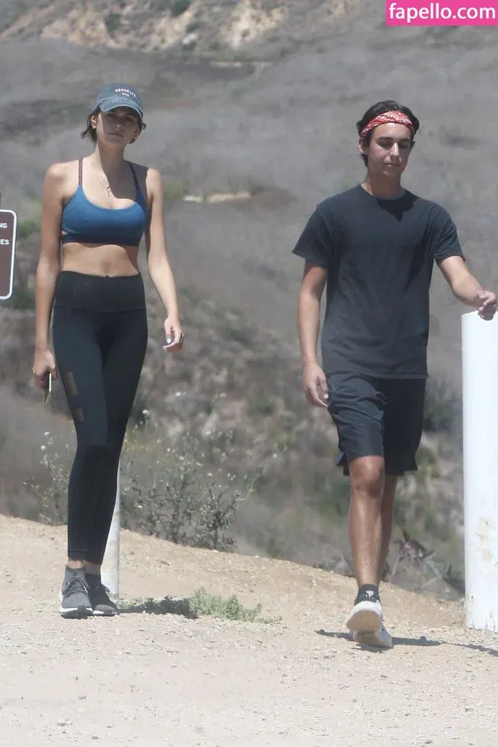 Özgü Kaya Onlyfans Photo Gallery 