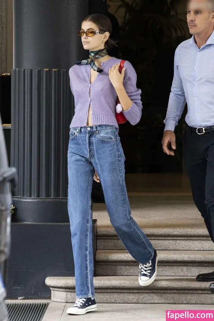 Özgü Kaya Onlyfans Photo Gallery 