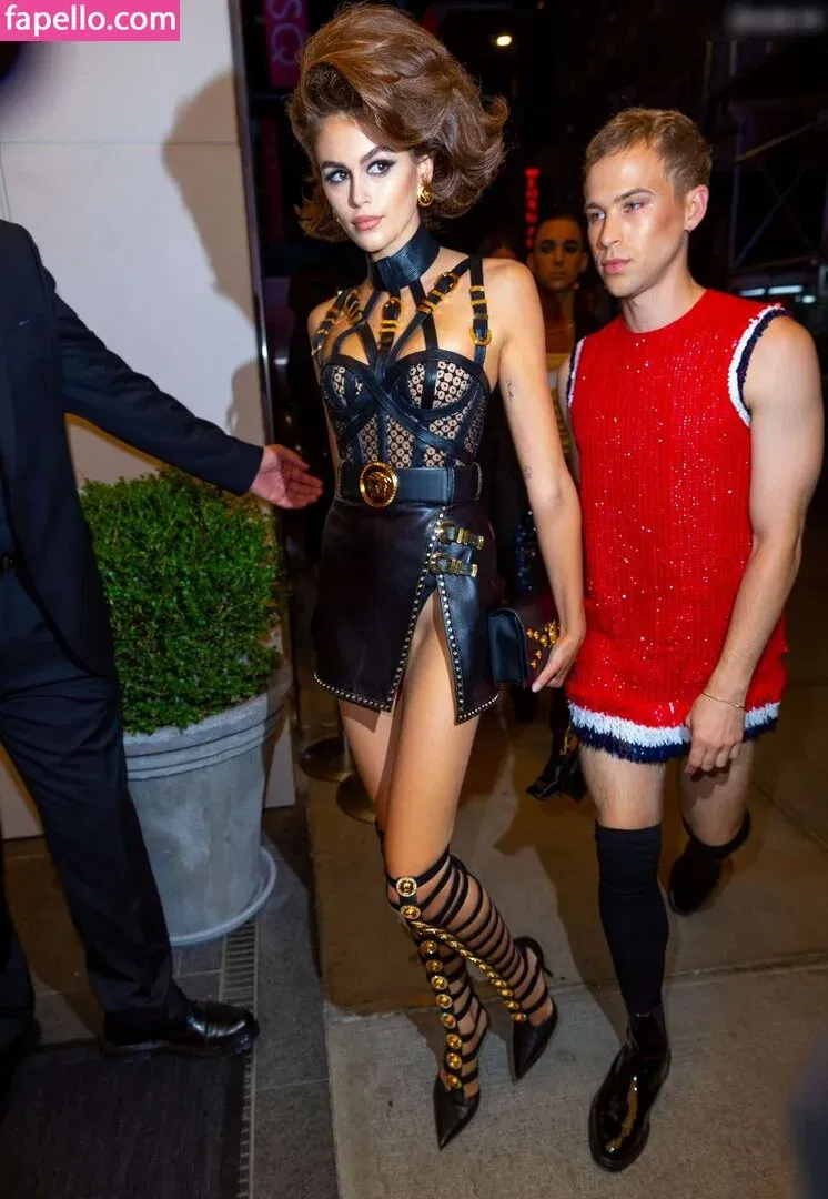 Özgü Kaya Onlyfans Photo Gallery 