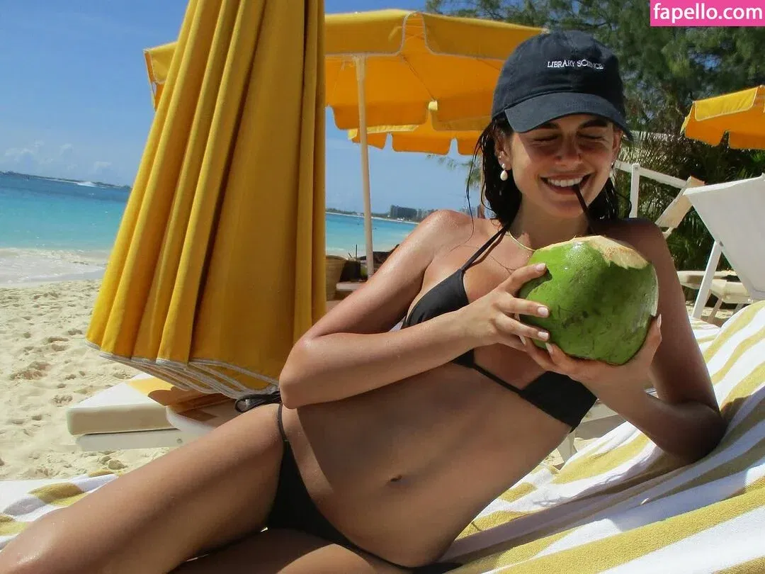 Özgü Kaya Onlyfans Photo Gallery 