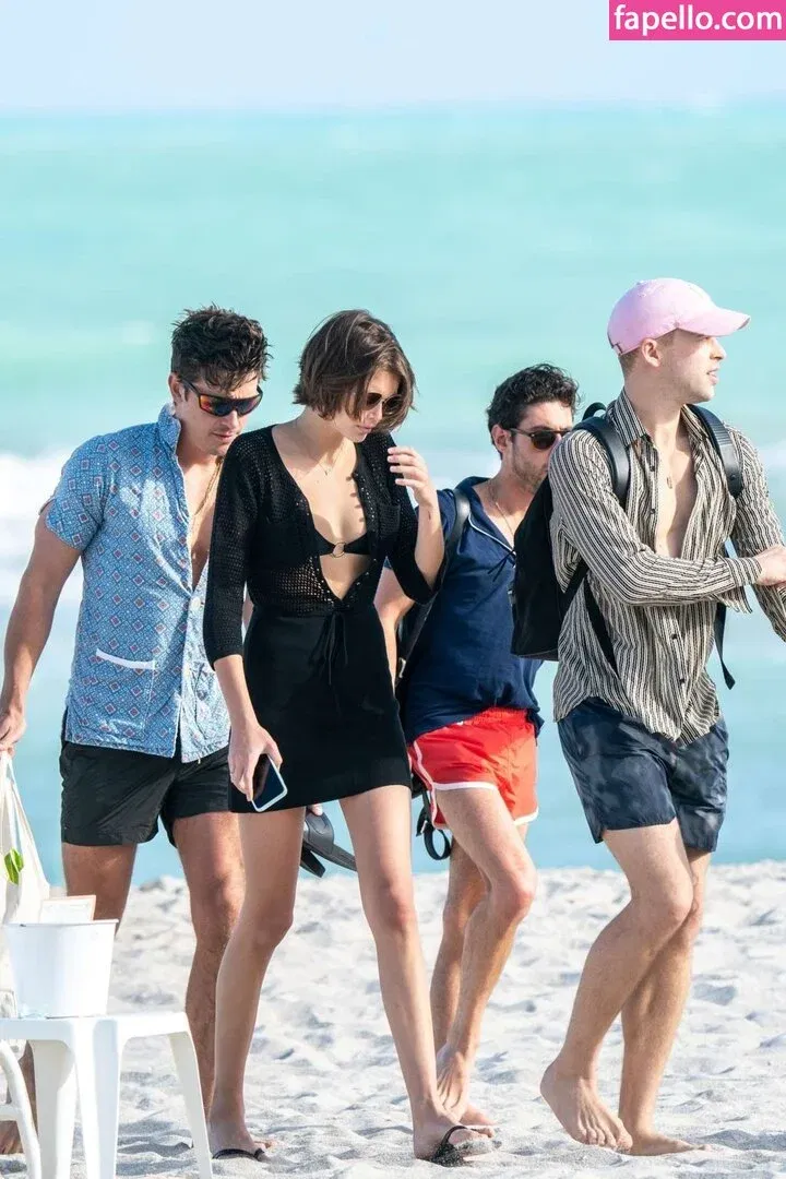 Özgü Kaya Onlyfans Photo Gallery 