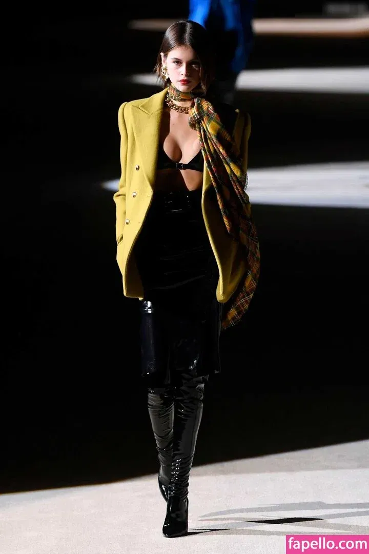 Özgü Kaya Onlyfans Photo Gallery 