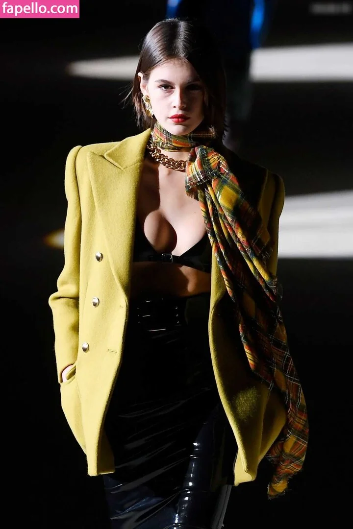 Özgü Kaya Onlyfans Photo Gallery 