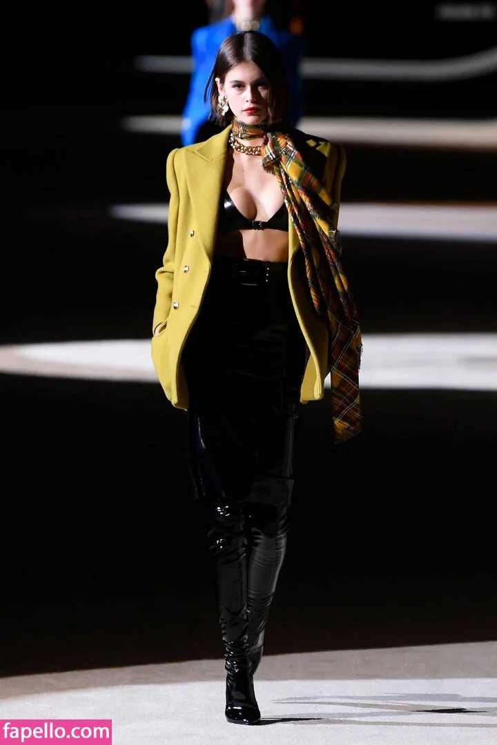 Özgü Kaya Onlyfans Photo Gallery 