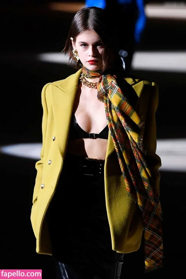 Özgü Kaya Onlyfans Photo Gallery 