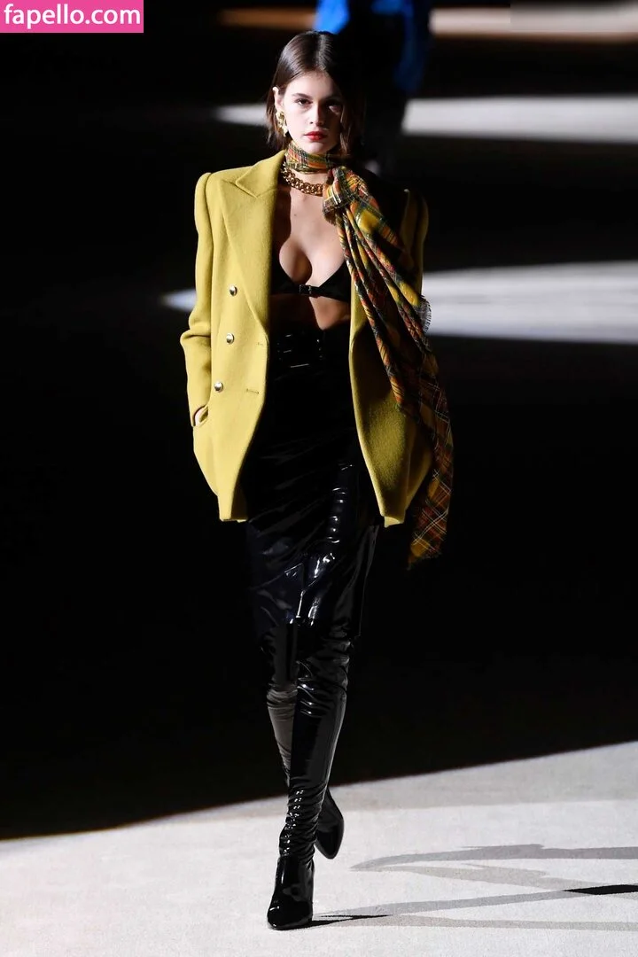 Özgü Kaya Onlyfans Photo Gallery 