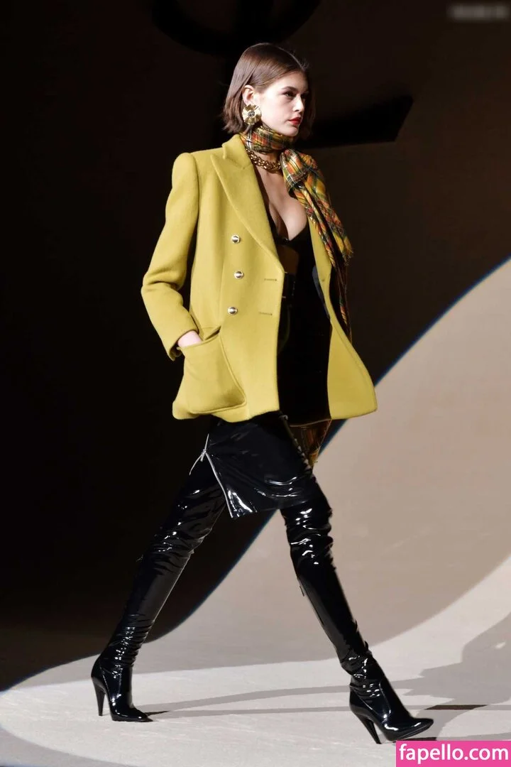 Özgü Kaya Onlyfans Photo Gallery 