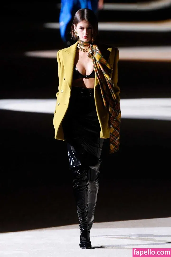 Özgü Kaya Onlyfans Photo Gallery 