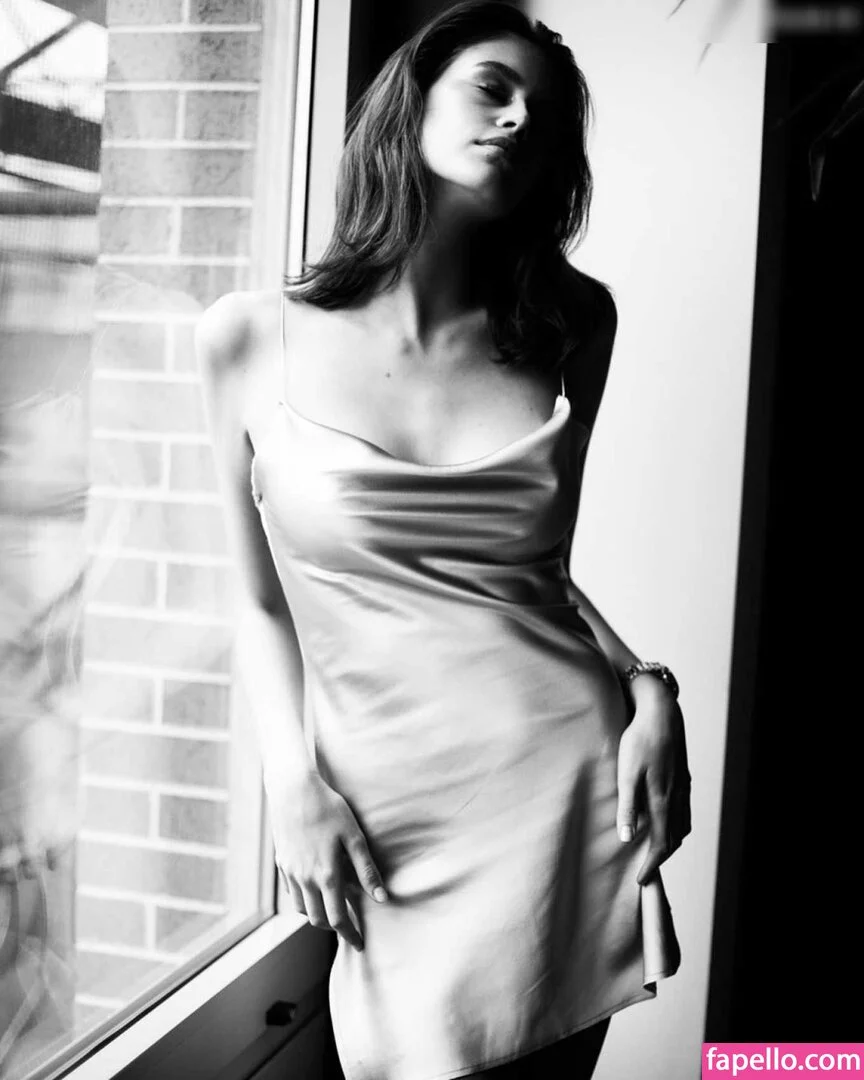 Özgü Kaya Onlyfans Photo Gallery 