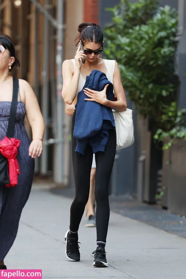 Özgü Kaya Onlyfans Photo Gallery 