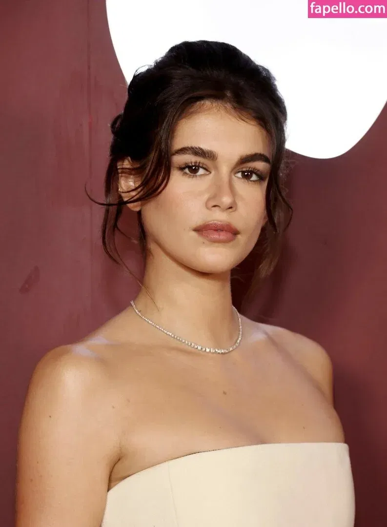 Özgü Kaya Onlyfans Photo Gallery 