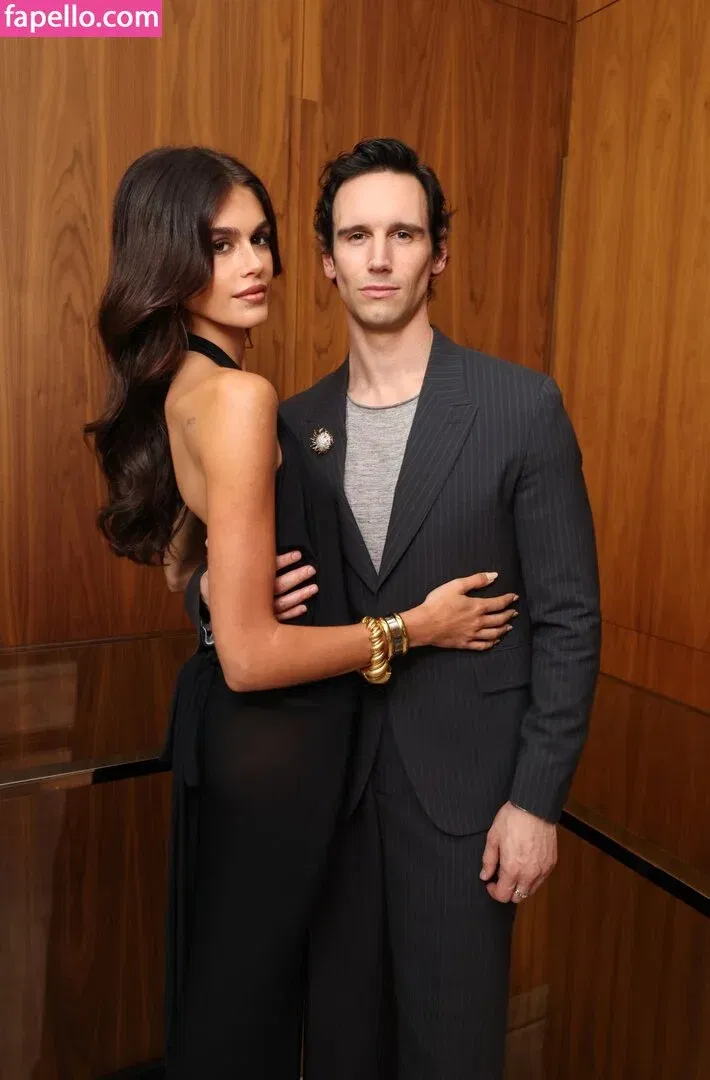 Özgü Kaya Onlyfans Photo Gallery 