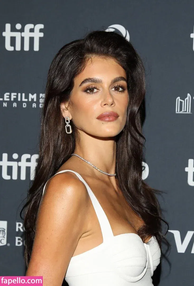 Özgü Kaya Onlyfans Photo Gallery 