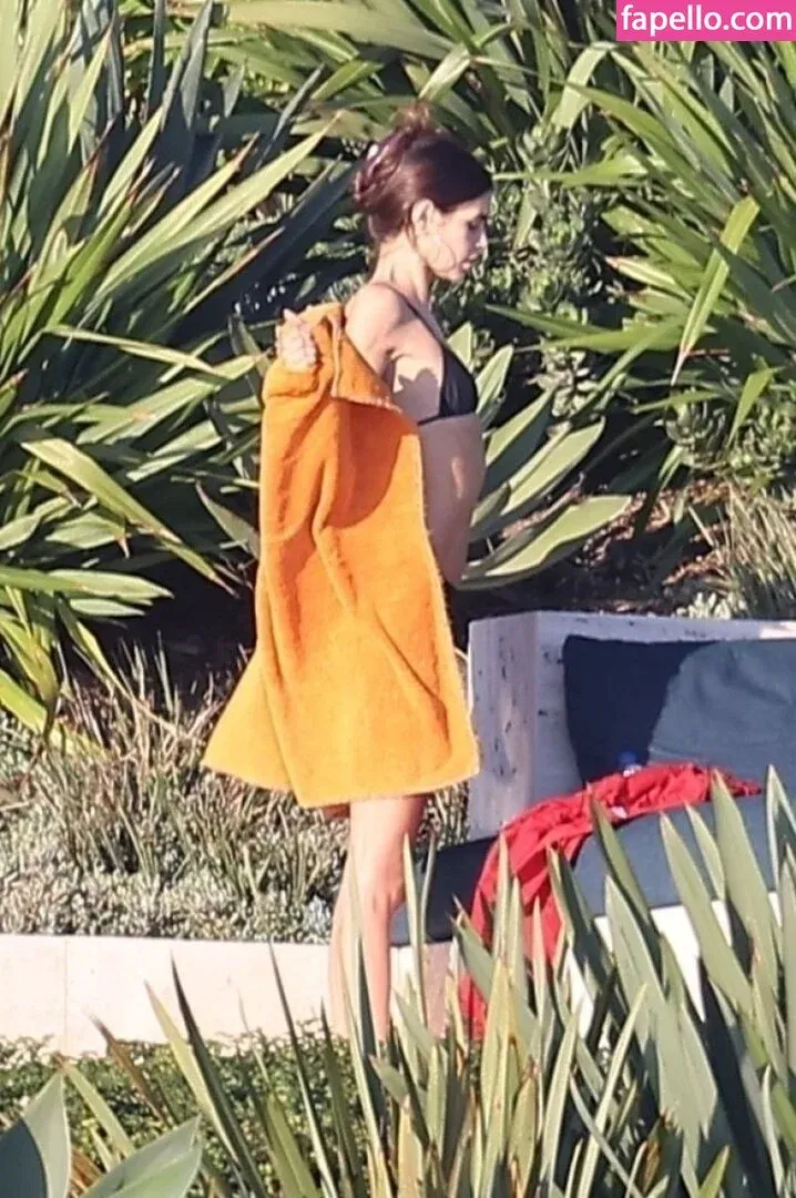 Özgü Kaya Onlyfans Photo Gallery 