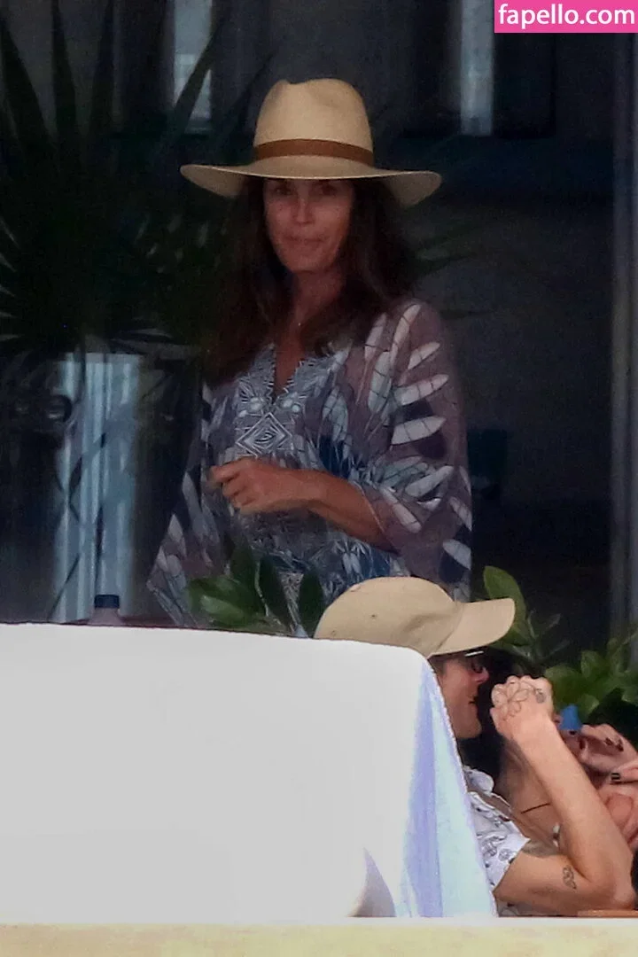 Özgü Kaya Onlyfans Photo Gallery 