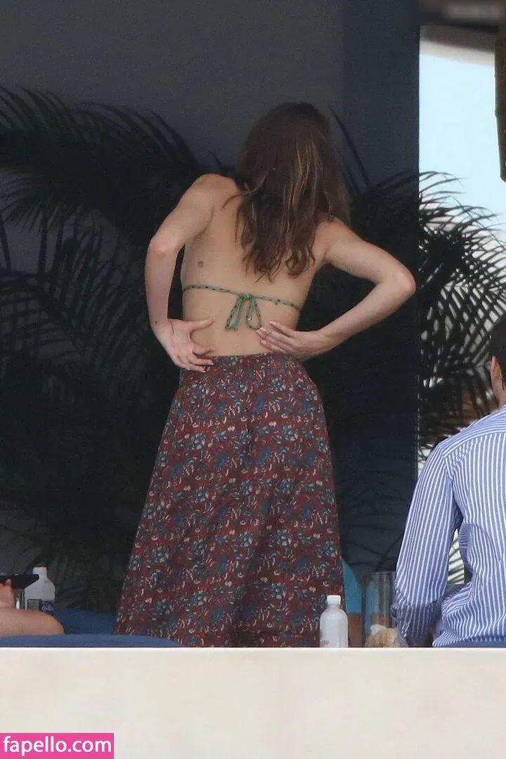 Özgü Kaya Onlyfans Photo Gallery 