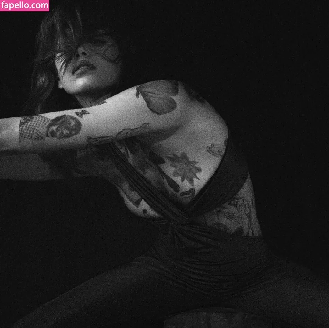 Özgü Kaya Onlyfans Photo Gallery 