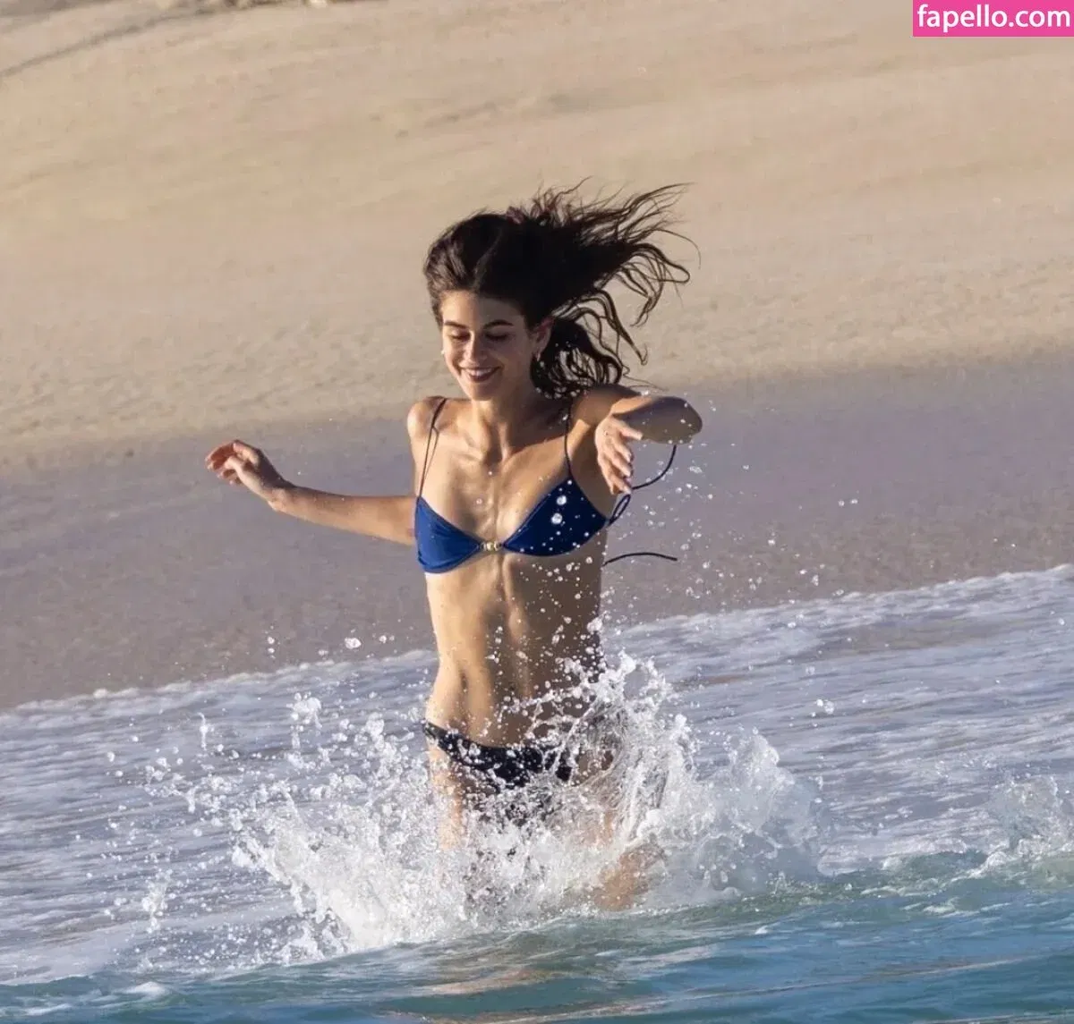 Özgü Kaya Onlyfans Photo Gallery 