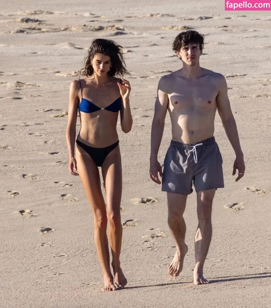 Özgü Kaya Onlyfans Photo Gallery 