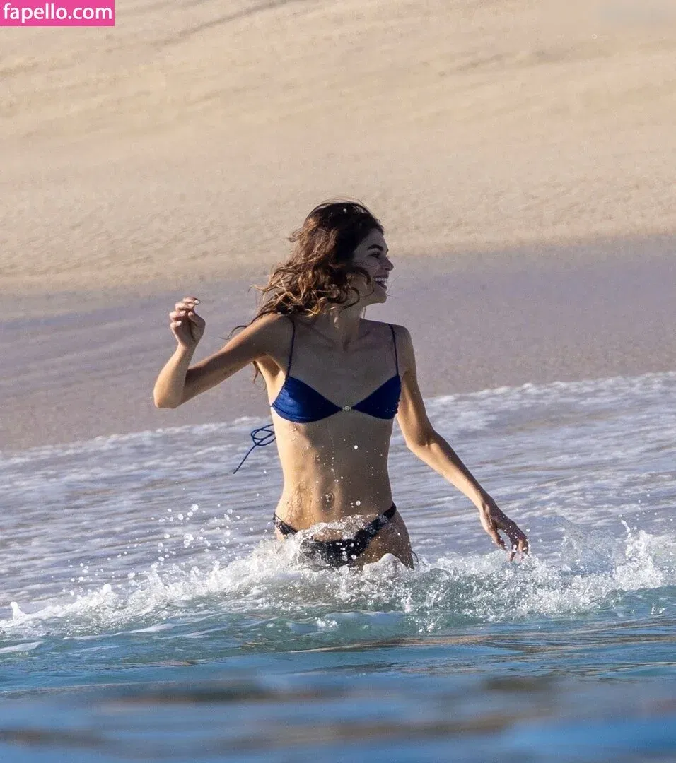 Özgü Kaya Onlyfans Photo Gallery 