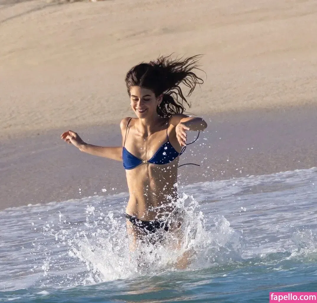 Özgü Kaya Onlyfans Photo Gallery 