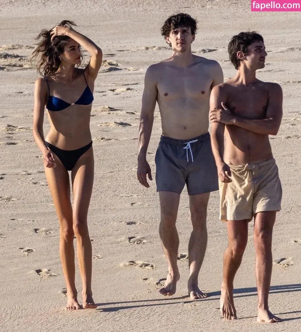 Özgü Kaya Onlyfans Photo Gallery 